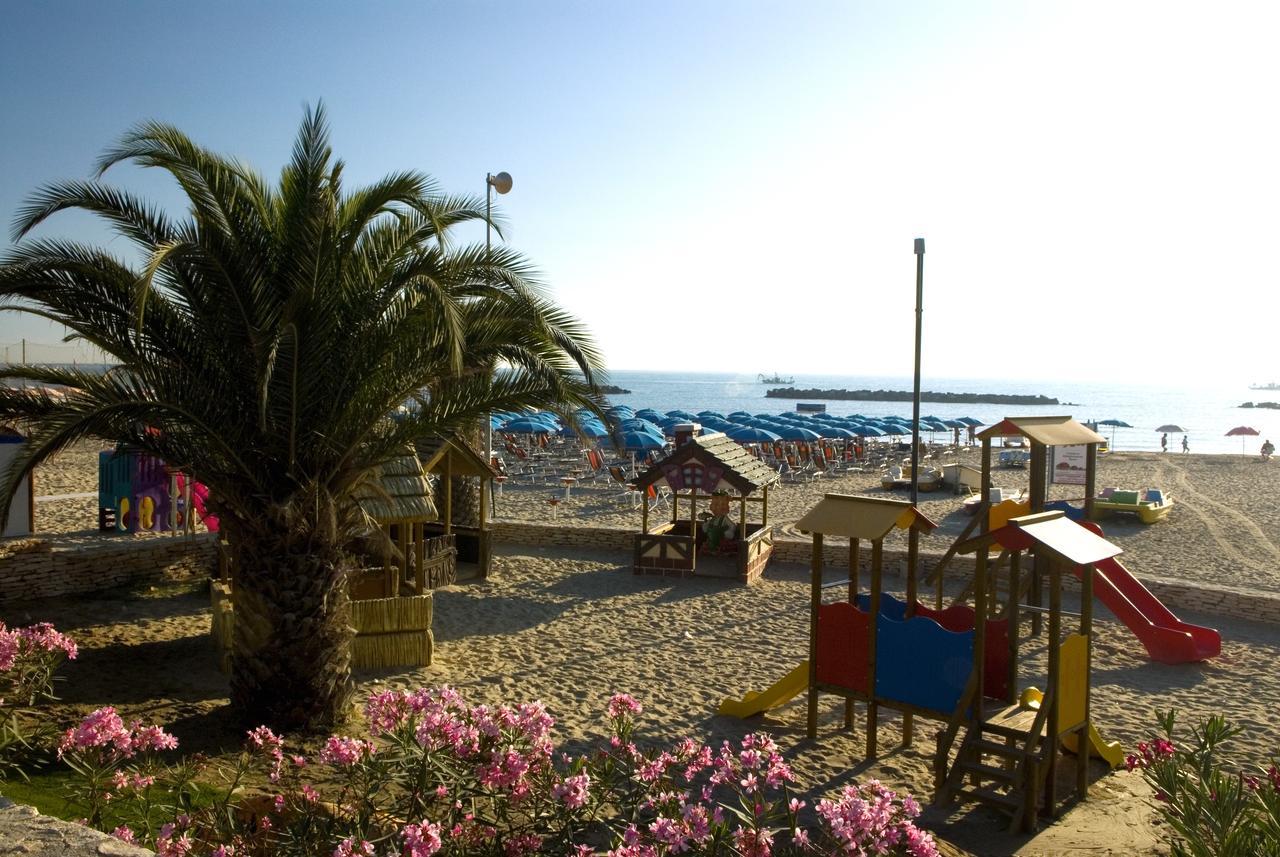 Hotel Dino San Benedetto del Tronto Kültér fotó