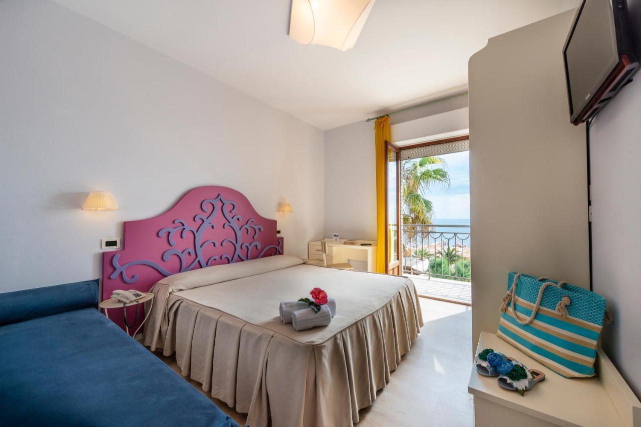 Hotel Dino San Benedetto del Tronto Kültér fotó